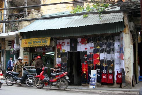 Rue Hang Bac à Hanoi - ảnh 2